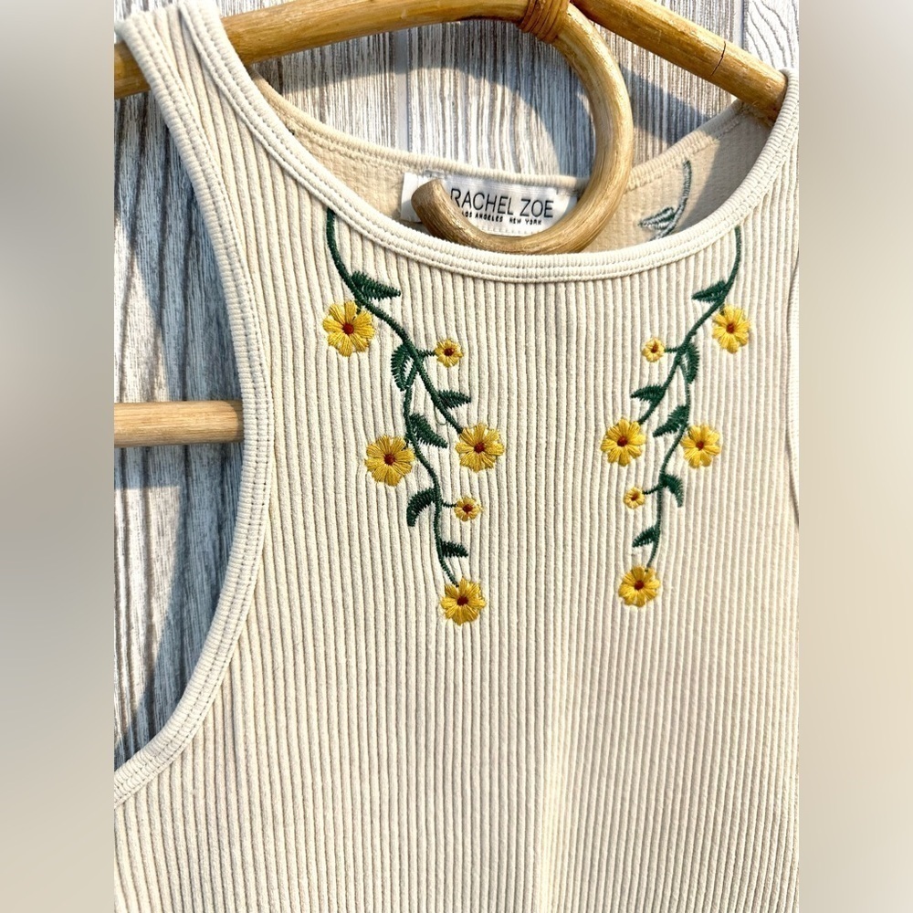 NEW! RACHEL ZOE FLORAL EMBROIDERED Stretch Crop Tank Womens XS Beige Neutral - Picture 3 of 10
